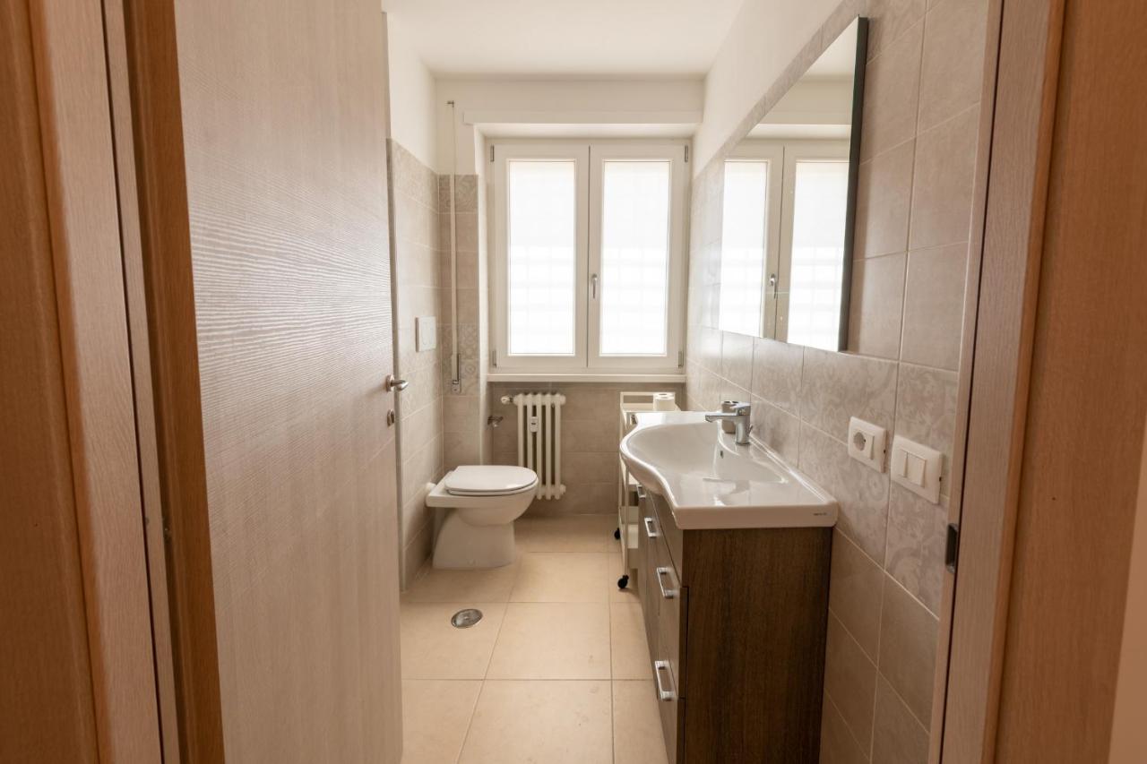 Casa Rosa Beige E Blu Rom